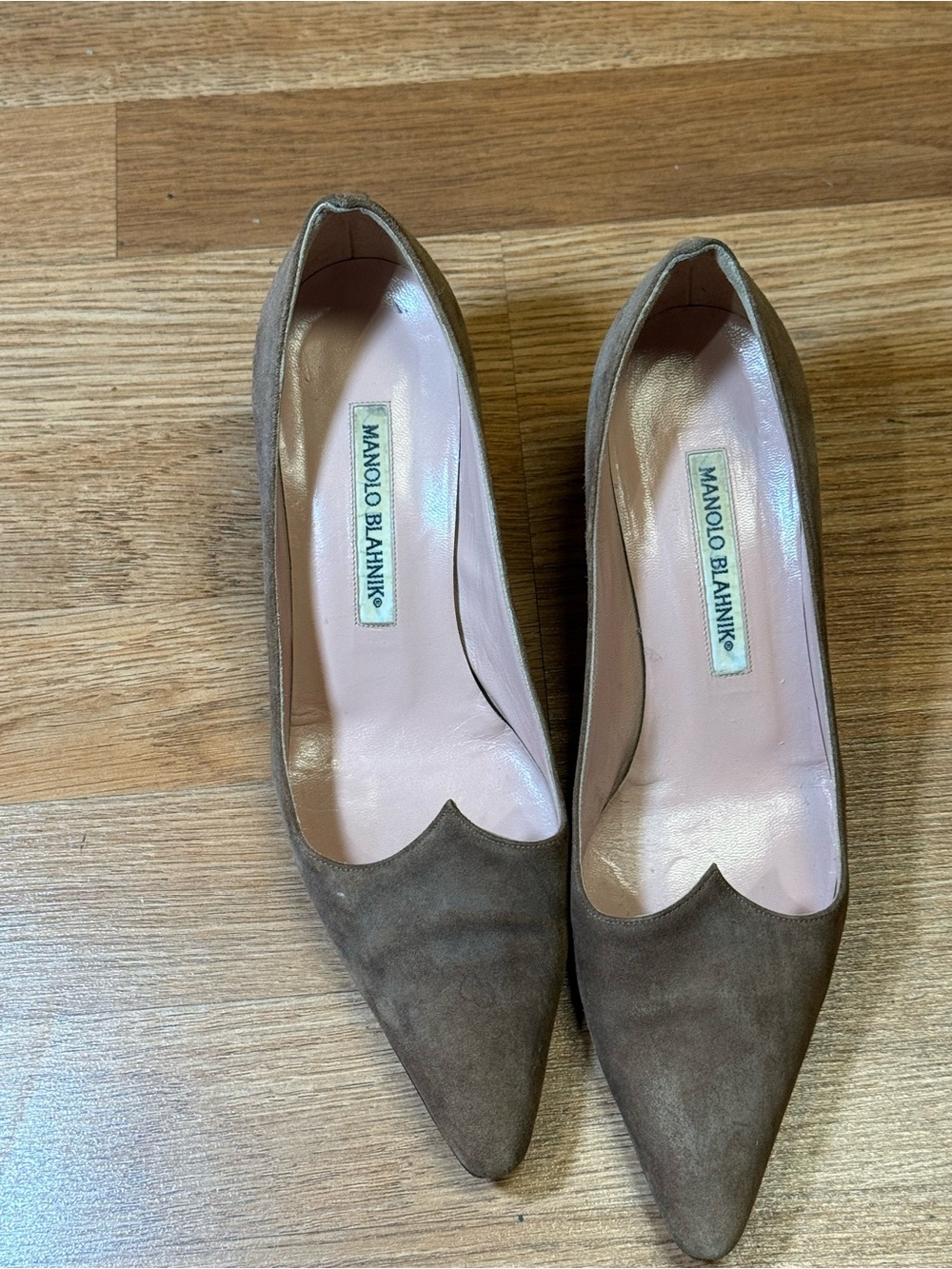 Manolo Blahnik Brown Suede Pointed Toe Pumps | Size 38 | Classic BB Style